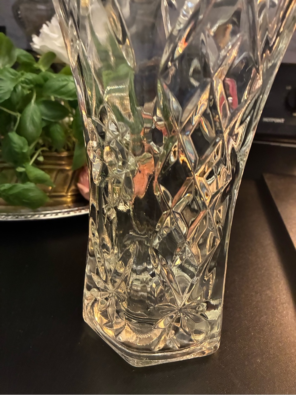 Vintage Anchor Hocking EAPC Large Crystal Cut Glass Vase Cottage Grandmillennial - Picture 3 of 6